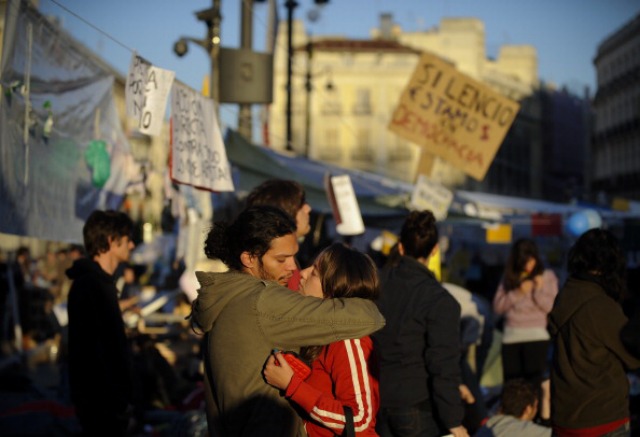 Amore precario per la disoccupazione: la crisi economica fa male alla coppia