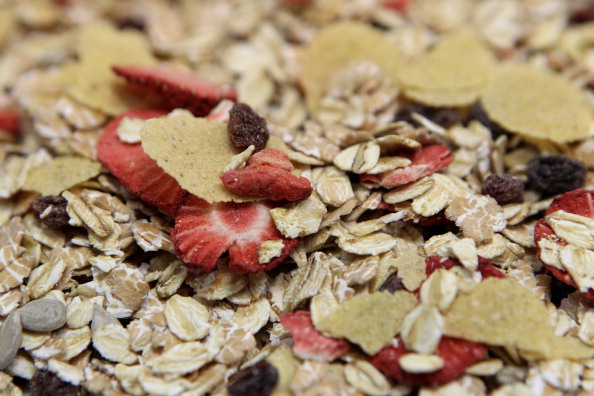 La ricetta dei biscotti ai muesli vegani per la colazione della famiglia