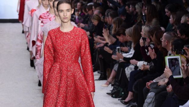 La sfilata autunno inverno 2014-2015 di Giambattista Valli alla Paris Fashion Week