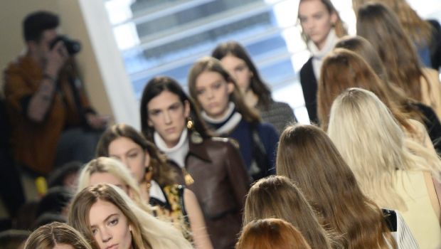 Sfilate Moda Parigi 2014: Louis Vuitton e il debutto di Nicolas Ghesquiere, la classe senza tempo