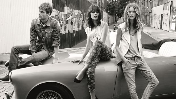 Pepe Jeans London campagna pubblicitaria PE 2014: protagonisti Behati Prinsloo e George Alsford