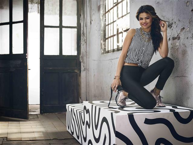 Selena Gomez adidas Neo Label 2014: la collezione primavera estate, le foto e il video