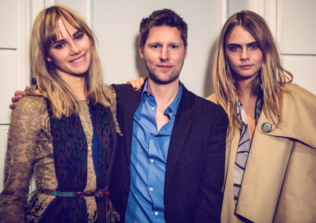 Burberry Shanghai store: il party evento e il fashion show con Cara Delevingne  e Suki Waterhouse, il video integrale e le foto