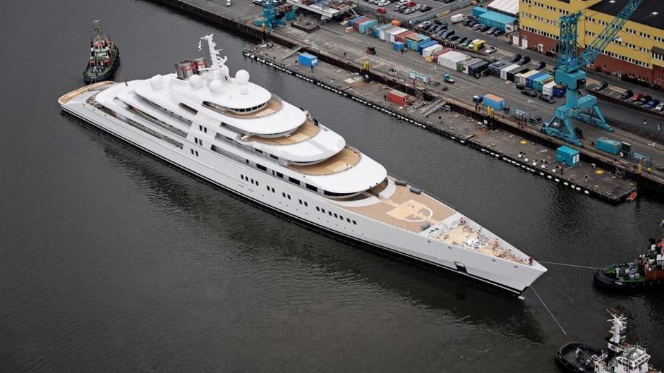 Lo yacht più grande del mondo è l&#8217;Azzam