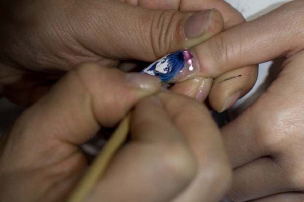 Nail art: il tutorial per unghie fai da te facile da seguire