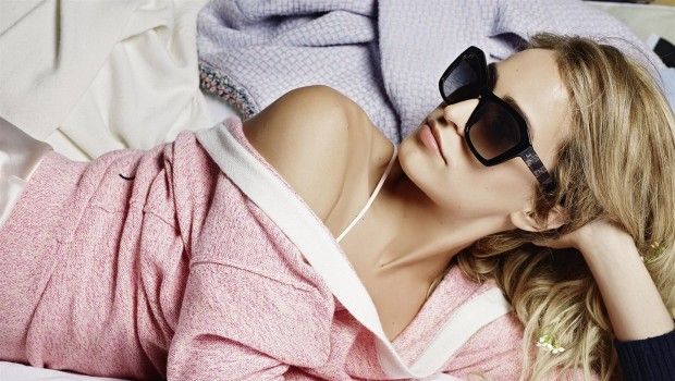 Chanel occhiali da sole primavera estate 2014: Alice Dellal, protagonista della campagna pubblicitaria, le foto