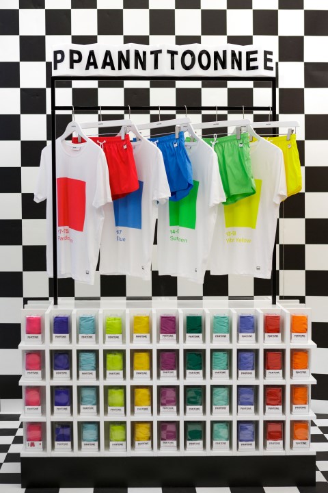 Pantone Colorwear pop up store Parigi: inaugurato al Marais con la collezione primavera estate 2014, le foto