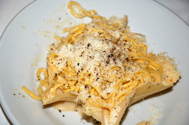 La pasta cacio e pepe con la ricetta tradizionale