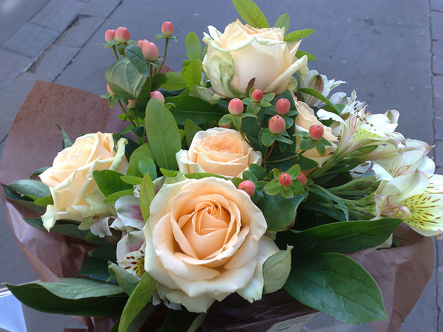 Quanto costa un bouquet da sposa e quali fiori scegliere