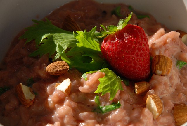 La ricetta del risotto alle fragole per la festa della mamma