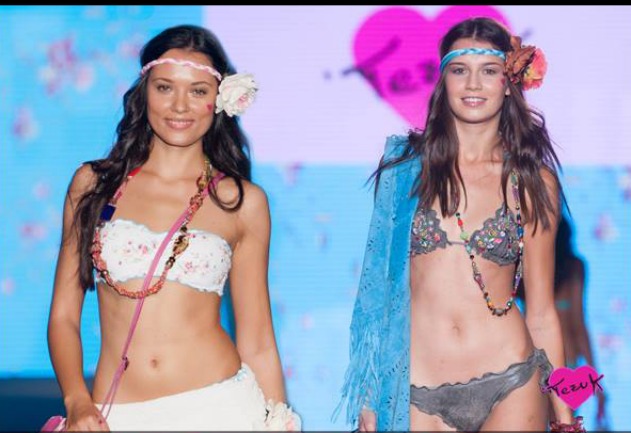 I bikini per l&#8217;estate 2014: colori e tendenze glam