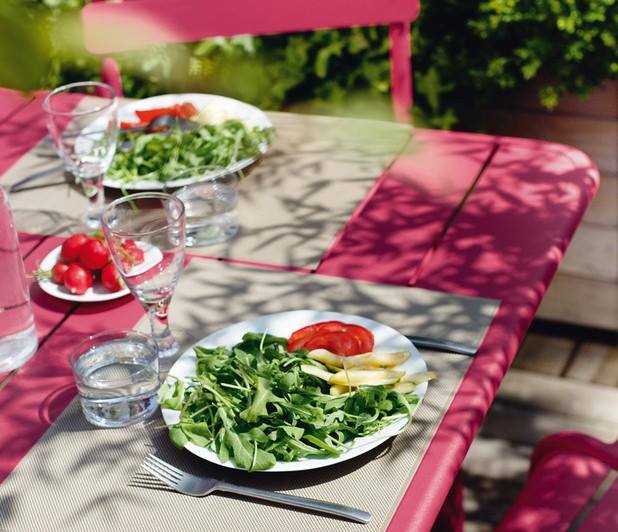 Arredo giardino, la collezione estate Fermob di mobili per esterni