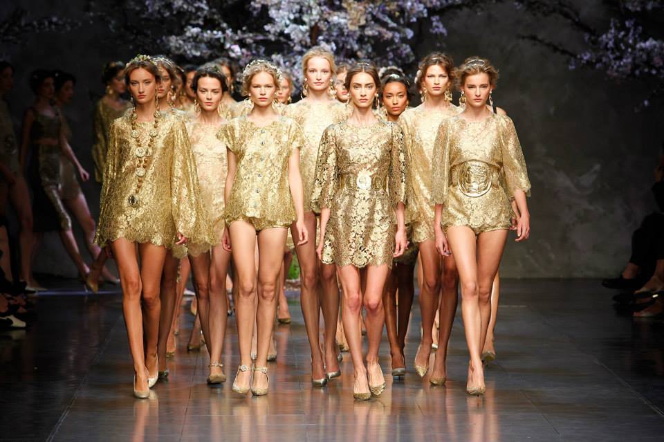 Gli abiti in pizzo di Dolce &amp; Gabbana per l&#8217;estate 2014