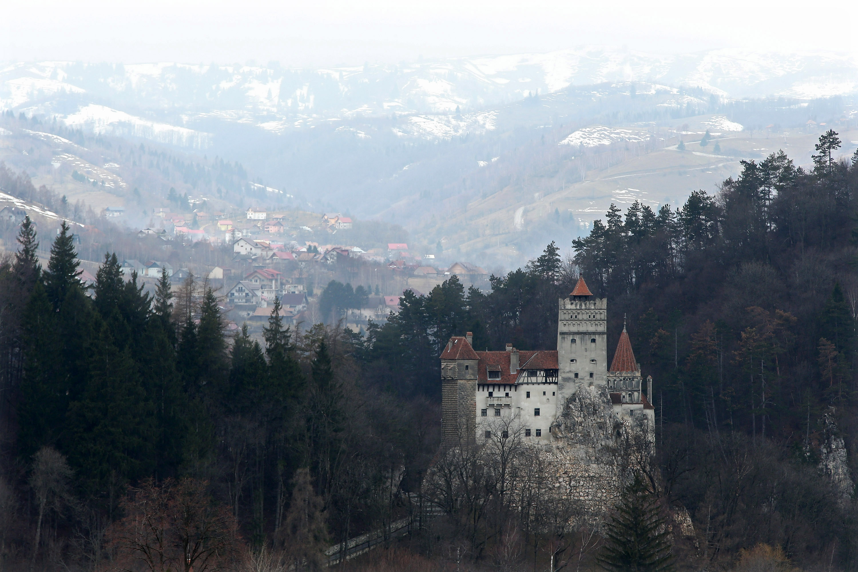 Romania, in vendita il castello del conte Dracula: ispirò lo scrittore Bram Stoker