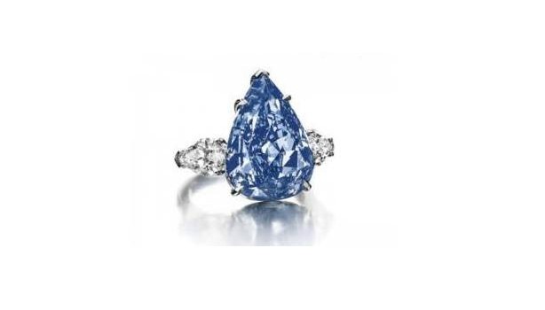 Il più grande diamante blu del mondo all&#8217;asta da Christie&#8217;s
