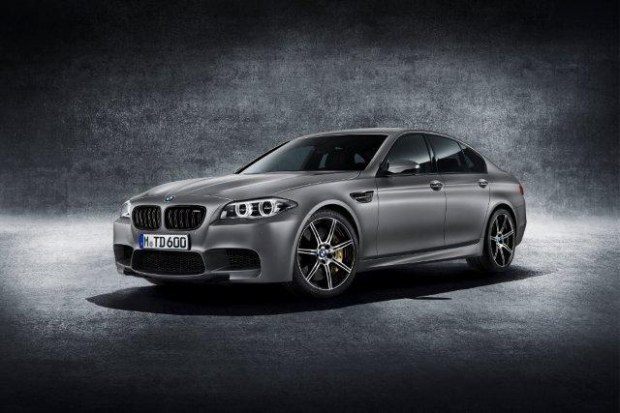 Auto, Bmw M5 e Alcantara in serie limitata per interni di lusso