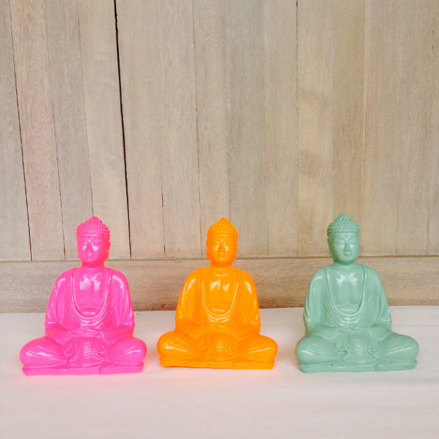Buddha icona pop nelle statue ai colori fluo di Maison Balika