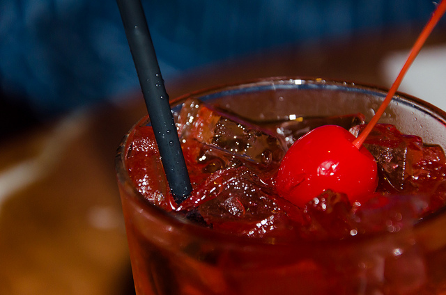 Il cocktail analcolico Shirley Temple da fare in casa con la ricetta originale