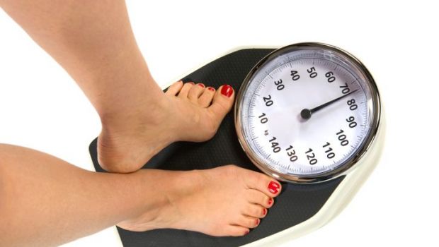 Perdere peso: le 5 regole per dimagrire naturalmente senza dieta