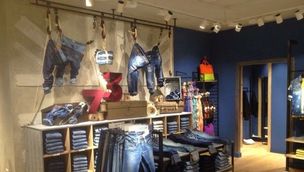 Pepe Jeans London Roma: aperto un nuovo store a I Granai, le foto