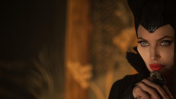 Maleficent film 2014: Chiara Ferragni lancia una limited edition di slippers, le foto