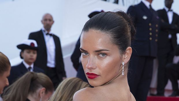 Festival di Cannes 2014: Hilary Swank, Adriana Lima, Suki Waterhouse indossano i gioielli Chopard, le foto