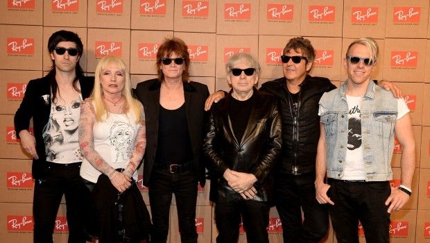 Ray-Ban District 1937: il party a New York con Blondie, la nuova collezione di occhiali da sole, le foto