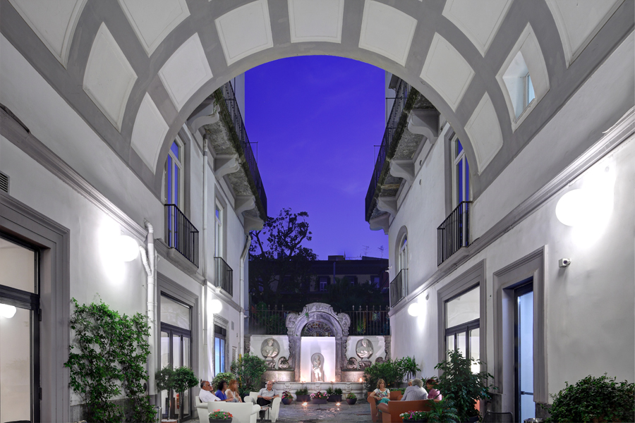 Hotel a Napoli: Hotel Piazza Bellini, soggiorno rilassante nella città di Partenope