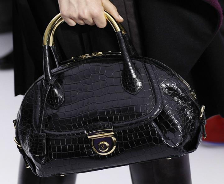 Borse, nel nuovo video di Ferragamo la it Bag Fiamma