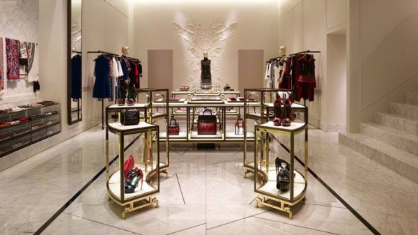 Alexander McQueen apre una boutique di lusso a Tokyo