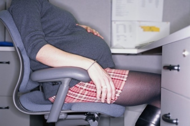 Congedo di maternità obbligatorio, cosa prevede la legge