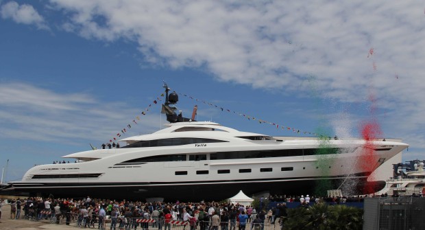 Yacht: Yalla superyacht di lusso varato al porto di Ancona