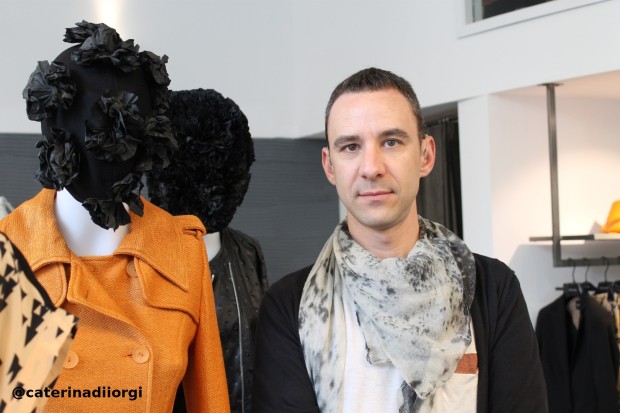 Mauro Gasperi: una giornata con lo stilista, lo showroom, la boutique e l&#8217;intervista