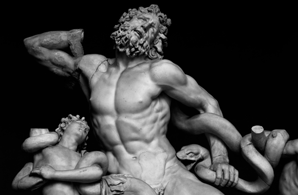 Sguardo &#8220;simultaneo&#8221; alle opere dei Musei Vaticani di Roma: il Laocoonte, Atena e Marsia, e la Pietà a S. Pietro
