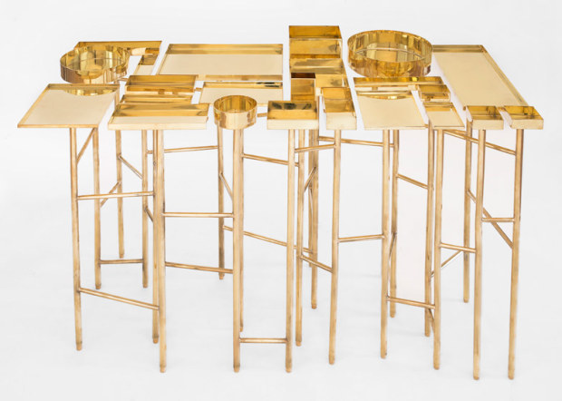 Il tavolo di design OCD di Esrawe Studio si piega all&#8217;organizzazione compulsiva