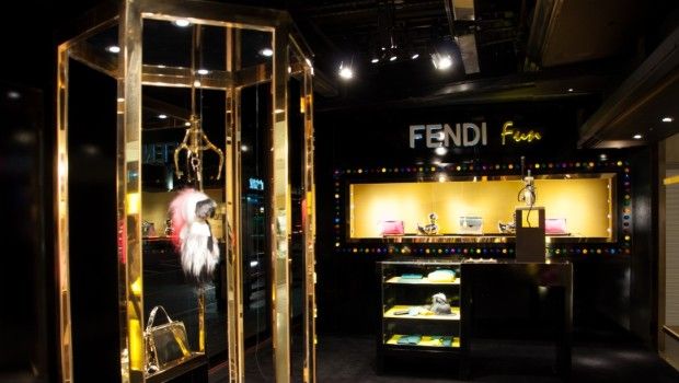 Fendi Fun Londra Harrods: il pop up store allestito come una sala giochi retrò, le foto