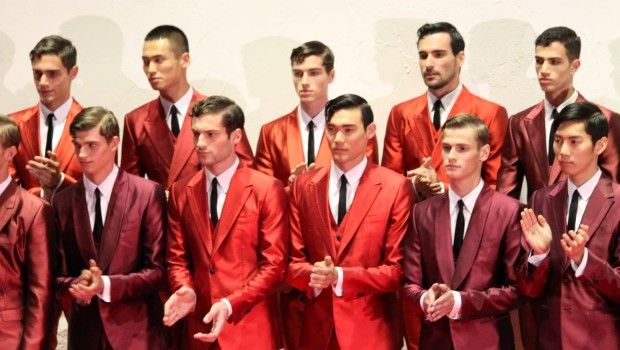 Sfilate Milano Moda Uomo giugno 2014: i giovani toreri virili di Dolce &#038; Gabbana, la red passion maschile per la primavera estate 2015
