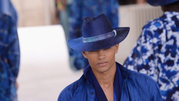 Sfilate Parigi Moda Uomo giugno 2014: i dandies tropicali di Issey Miyake, la collezione primavera estate 2015