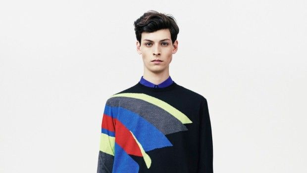 Sfilate Parigi Moda Uomo giugno 2014: la sensibilità grafica di Christopher Kane, collezione primavera estate 2015