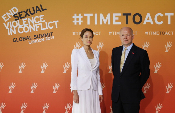 Violenza sessuale sulle donne: Angelina Jolie apre il primo vertice mondiale a Londra