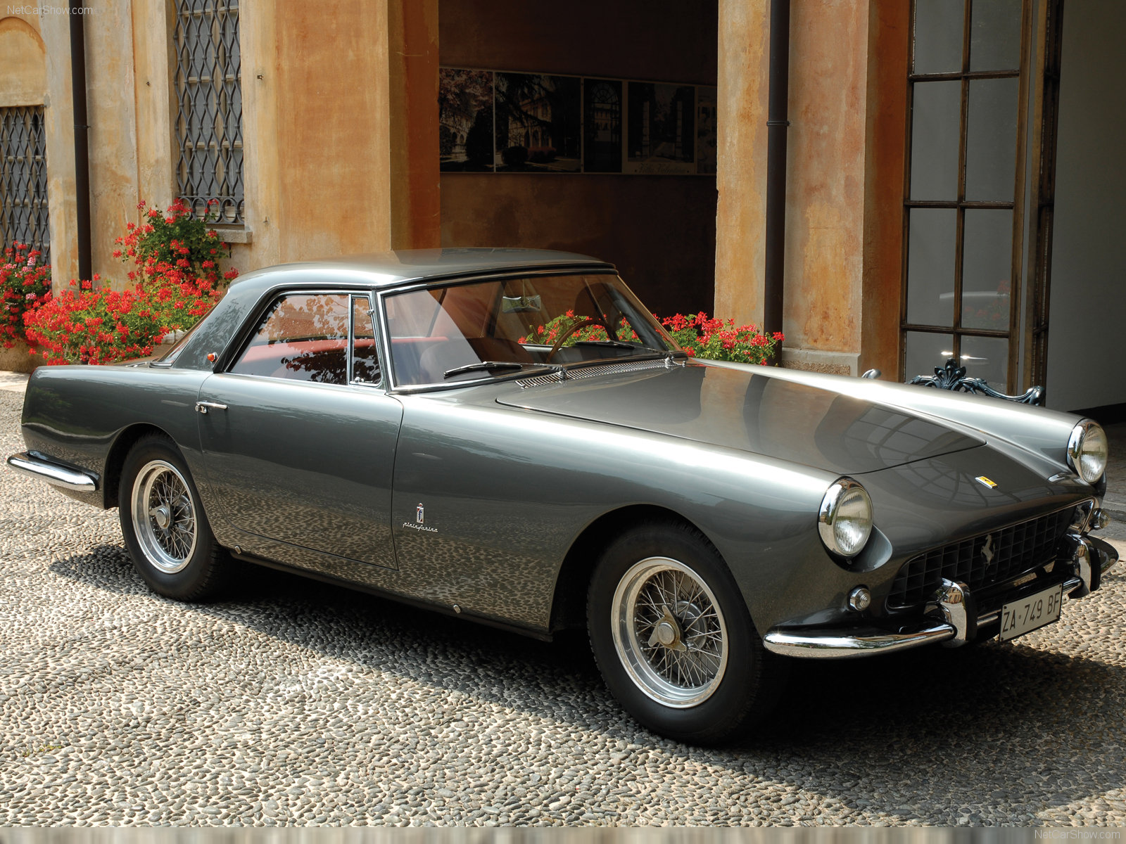 Ferrari 250 GT Pinin Farina: auto della Dolce Vita