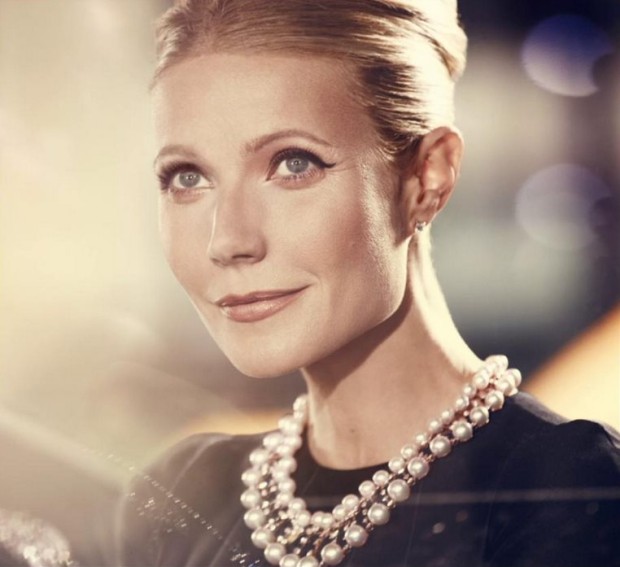 Gwyneth Paltrow Max Factor: l&#8217;attrice si trasforma in Audrey Hepburn per la campagna 100 anni Glamour, il video