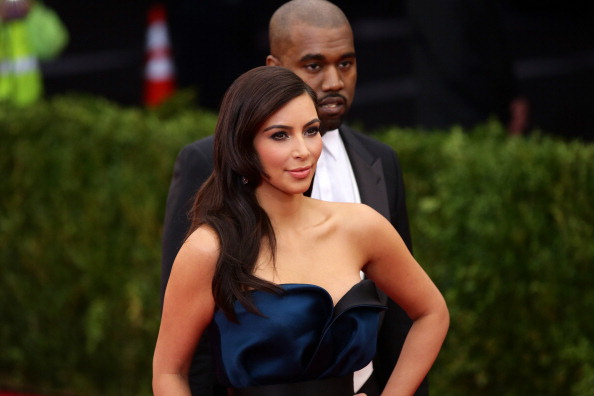Fan di Kim Kardashian spende 20mila sterline per assomigliarle