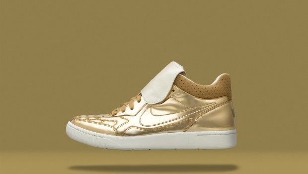 Nike Tiempo 94 Mid 2014: l&#8217;iconica sneaker festeggia il 20 anniversario e si veste di oro metallizzato