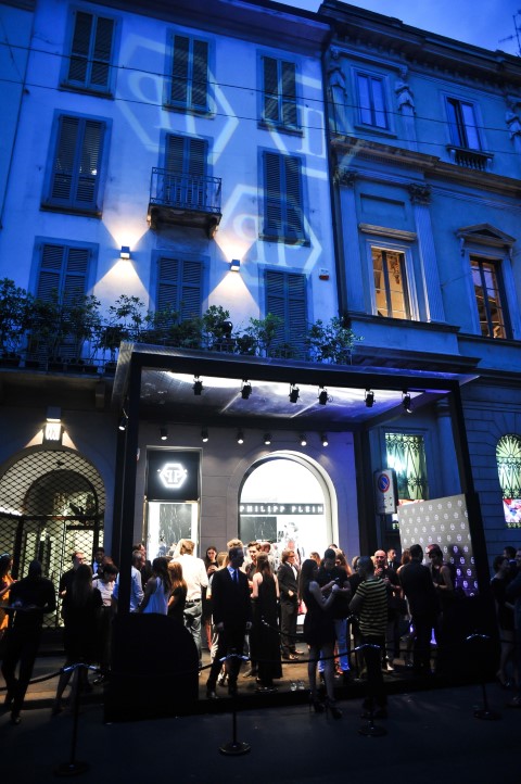 Philipp Plein Milano Via Montenapoleone: inaugurata la nuova boutique, il party con Theophilus London