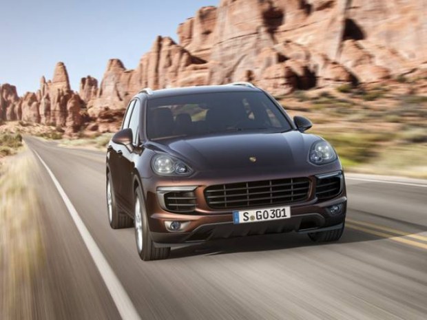 Nuova Porsche Cayenne: il SUV tedesco si aggiorna