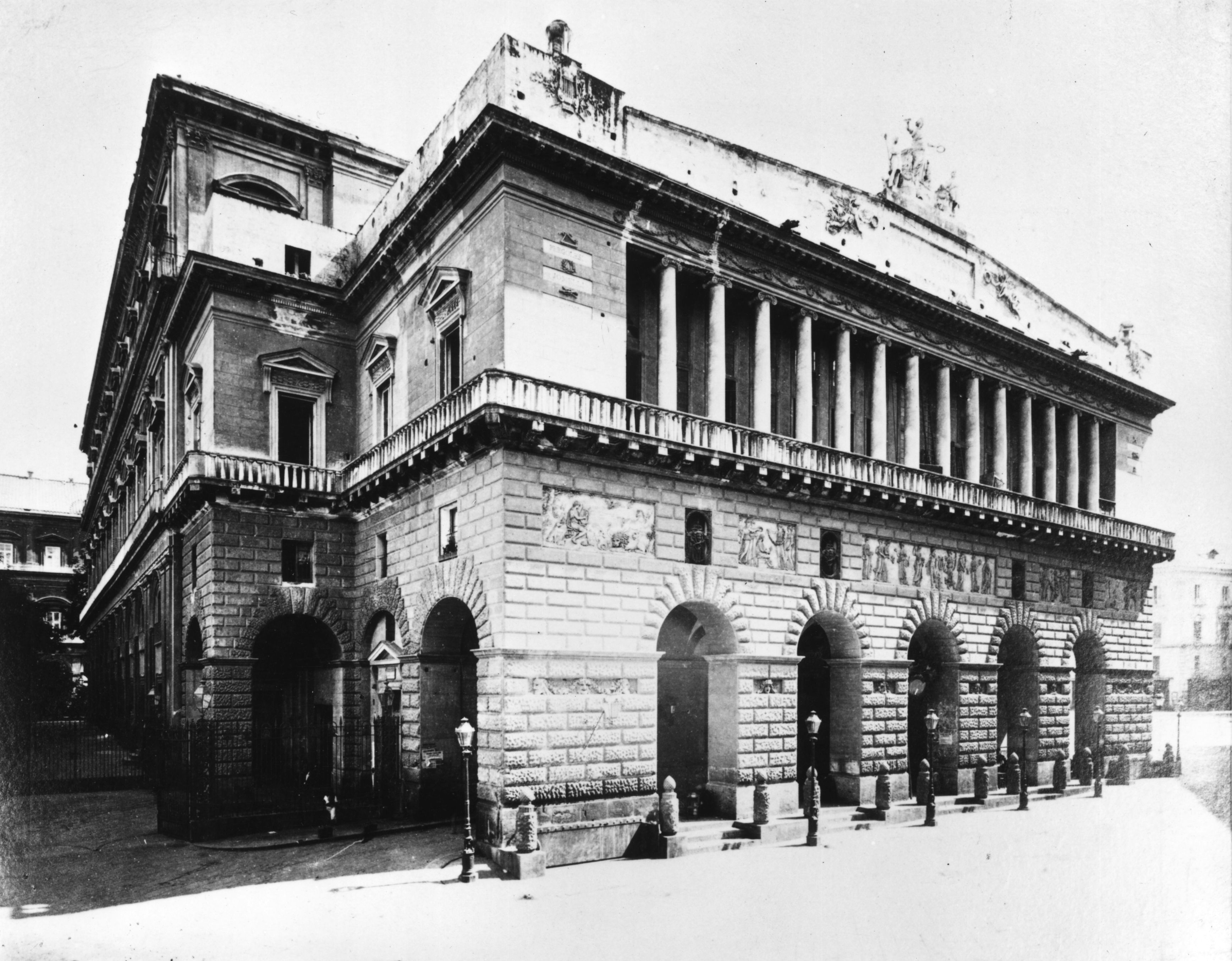 Teatro San Carlo di Napoli: tutte le informazioni per visitarlo