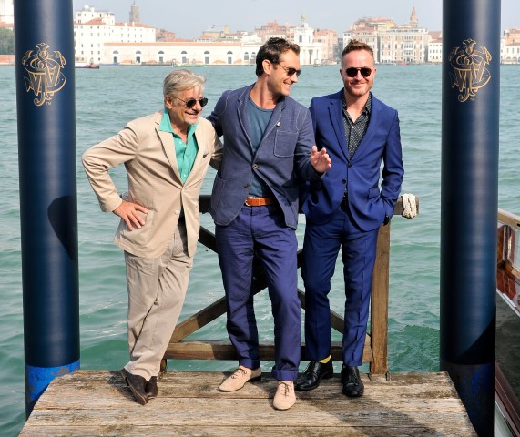 Festival Cinema Venezia 2014: il cocktail party di Johnnie Walker Blue Label con Jude Law e Giancarlo Giannini