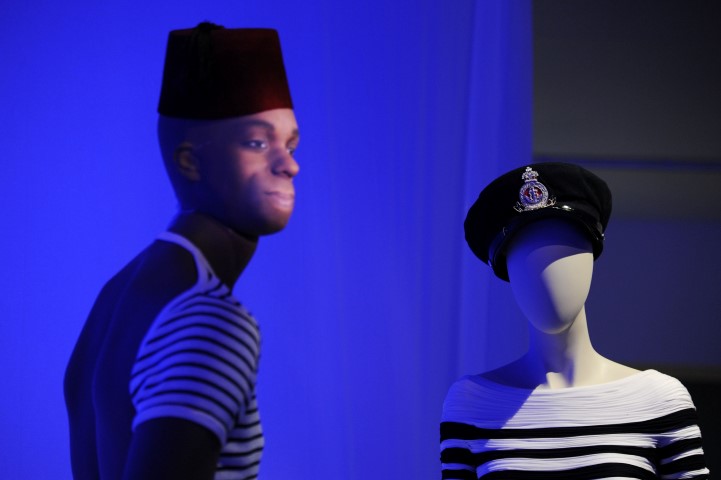 L&#8217;arte di Jean Paul Gaultier: &#8220;The Fashion World of Jean Paul Gaultier: From the Side Walk to the Catwalk&#8221;