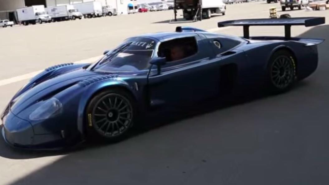 Video Maserati MC12 Corsa su strada